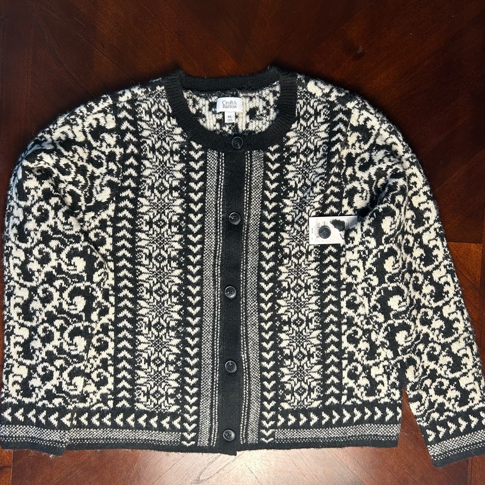 Croft & Barrow Black and Cream Knit Cardigan size XXL  

stretch